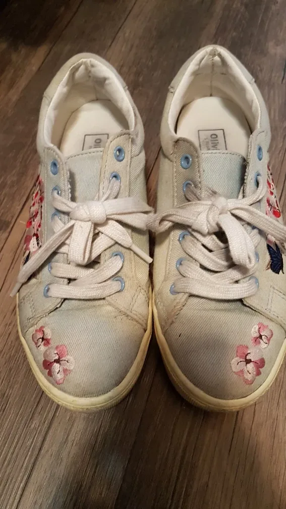Olivia Bros. Floral Embroidered Sneakers - Size 4 image indicator(3)