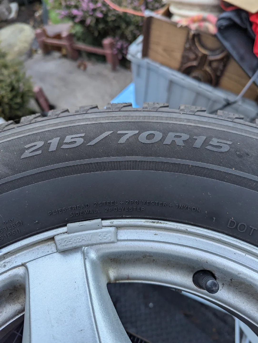 Laufenn 215/70R15 Winter Tire image indicator(4)