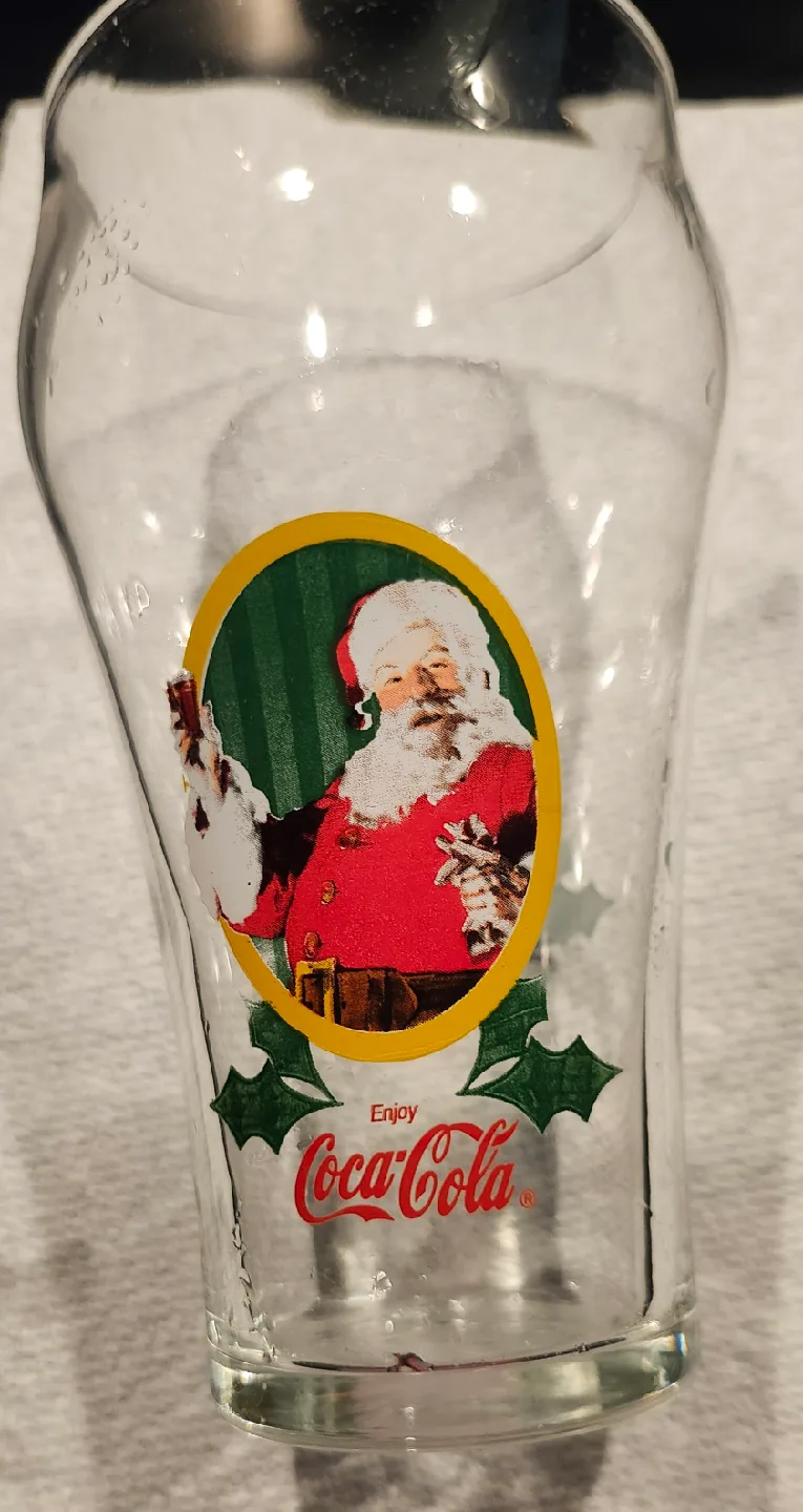 One Vintage Coca Cola 16oz Santa Glass image indicator(4)