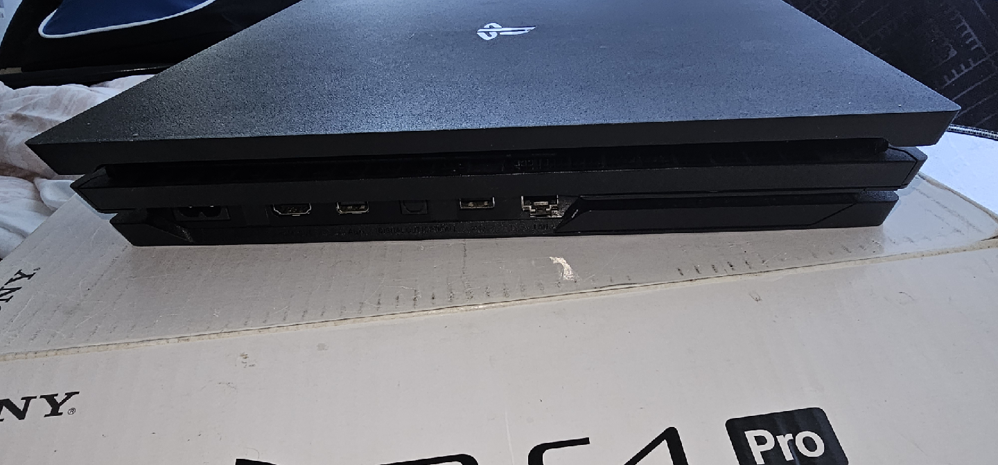 PS4 Pro 1TB Console - Complete in Box (CIB) -Great Condition - photo 3