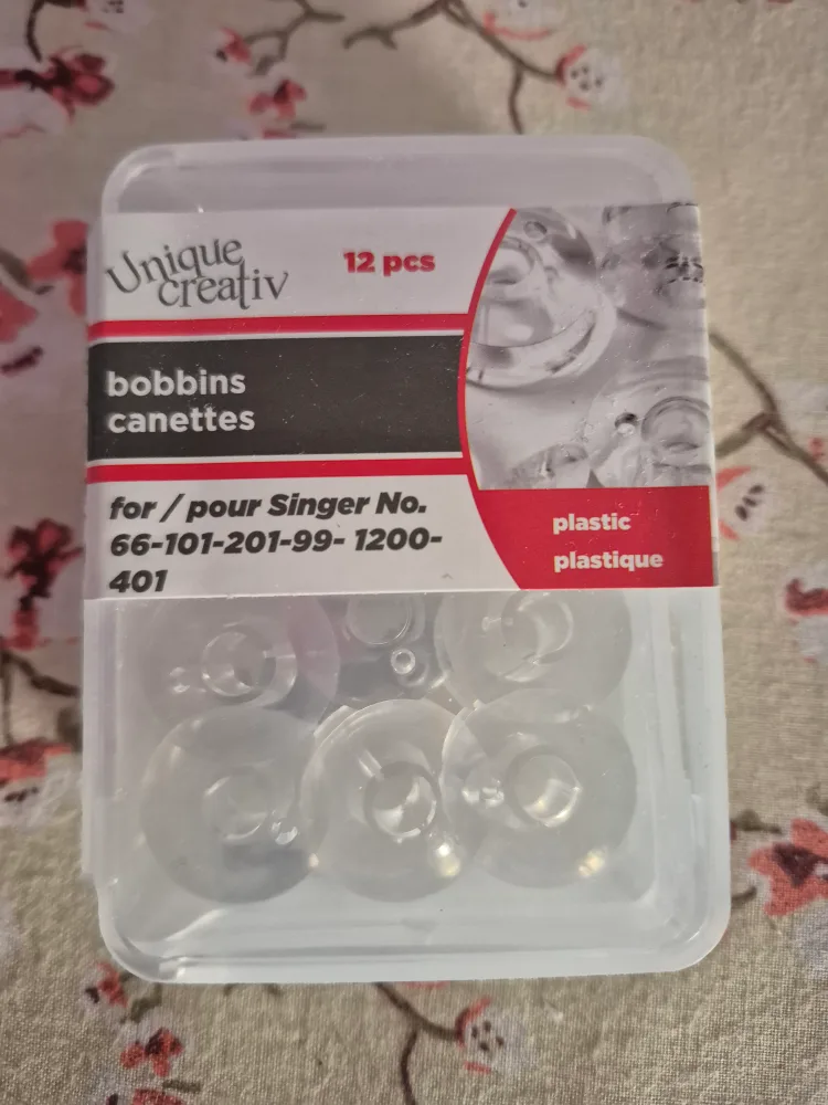 Unique Creativ Bobbins (4 Holes) - 12 pcs thumbnail
