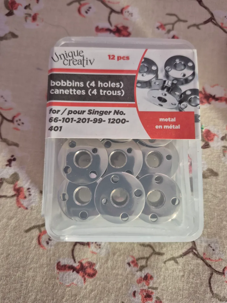 Unique Creativ Bobbins (4 Holes) - 12 pcs image indicator(2)