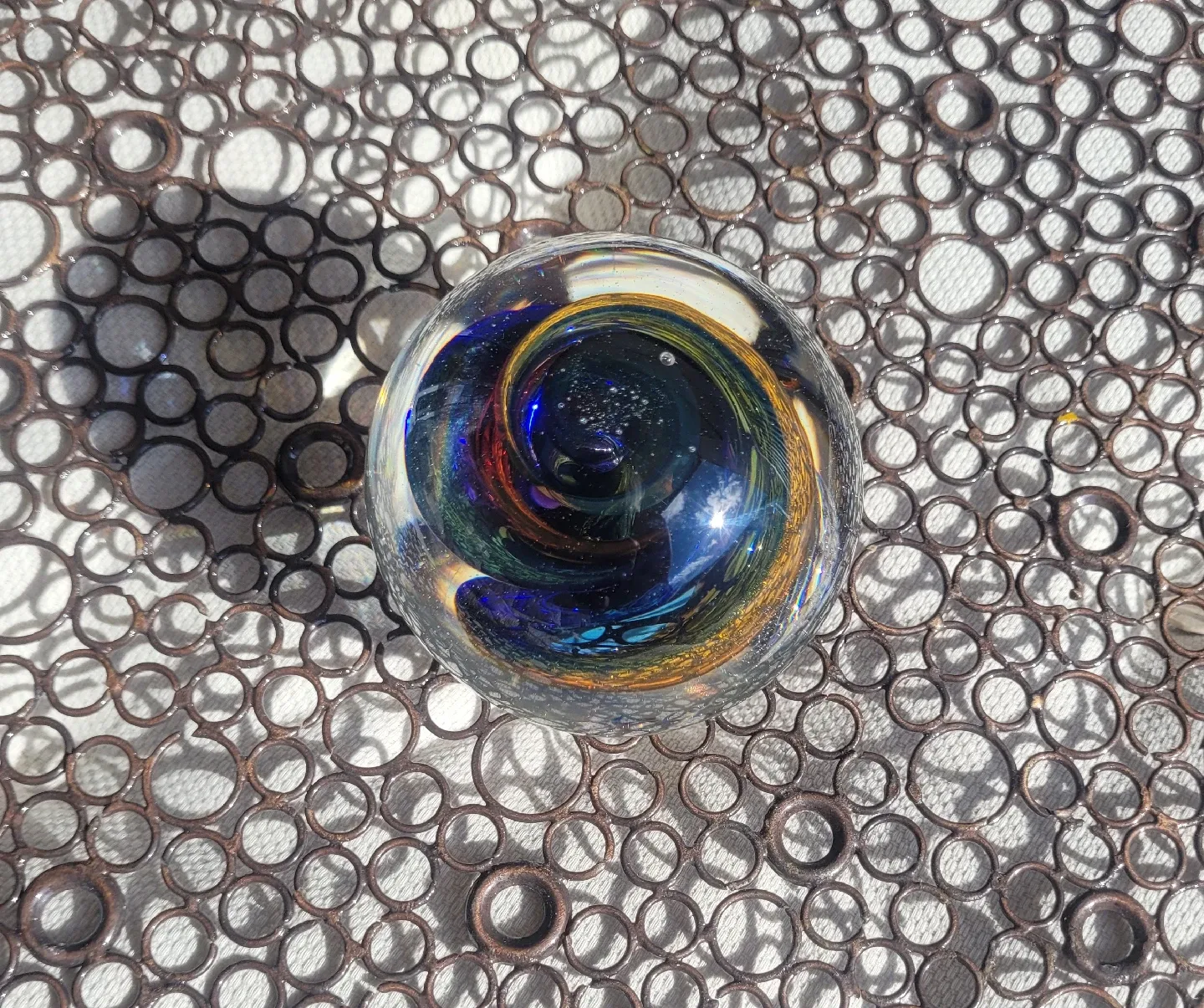 Art Glass Paperweight - Swirl Design🥕 thrifty pick image indicator(2)