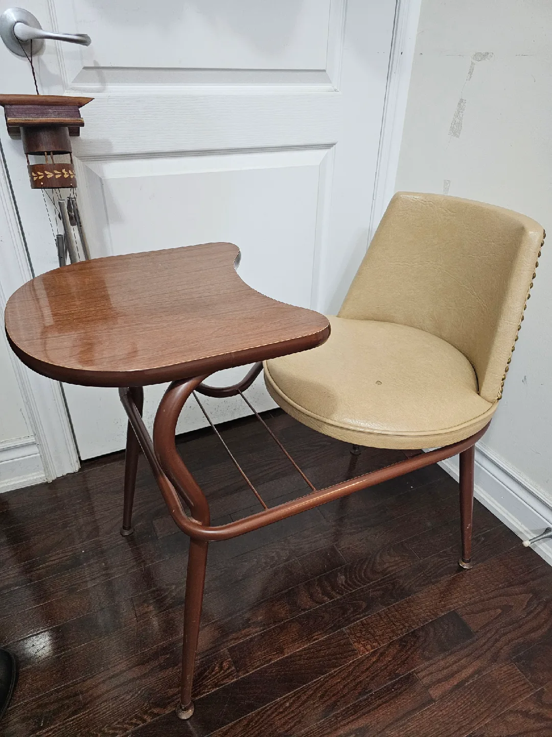 🥕Vintage Mid-Century Modern Swivel Chair thumbnail