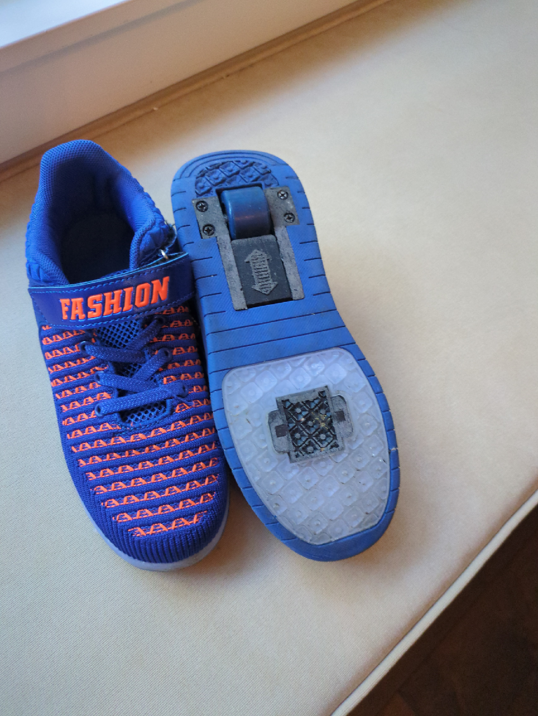 Blue Roller Skate Shoes - Size 37 - photo 2