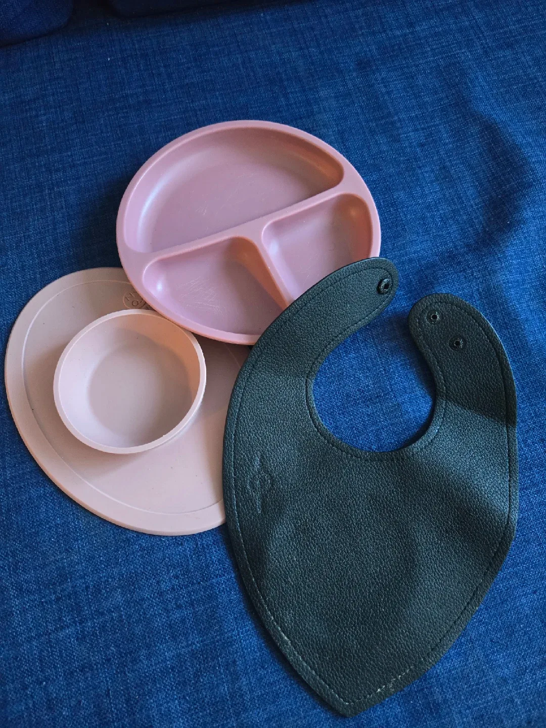 Silicone Baby Feeding Set - Plate, Bowl & Bib thumbnail