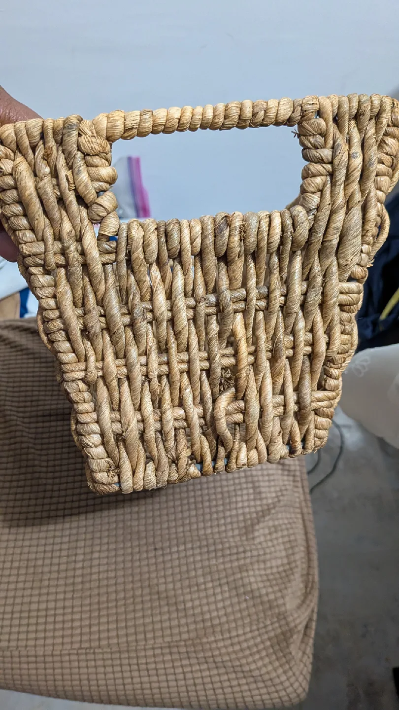 Woven Basket with Handles image indicator(2)