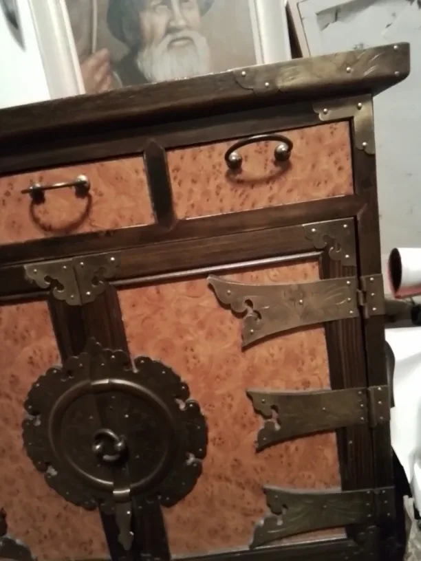 Vintage Chinese Oriental Hard Wood Carbinet image indicator(5)