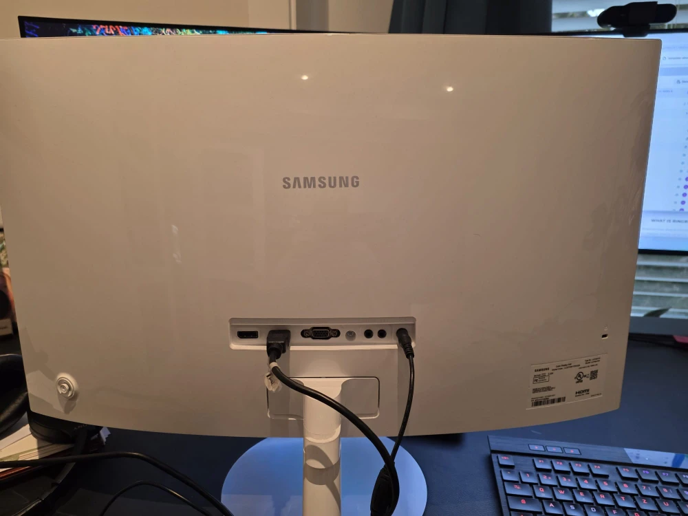 Samsung Curved Monitor - photo 5