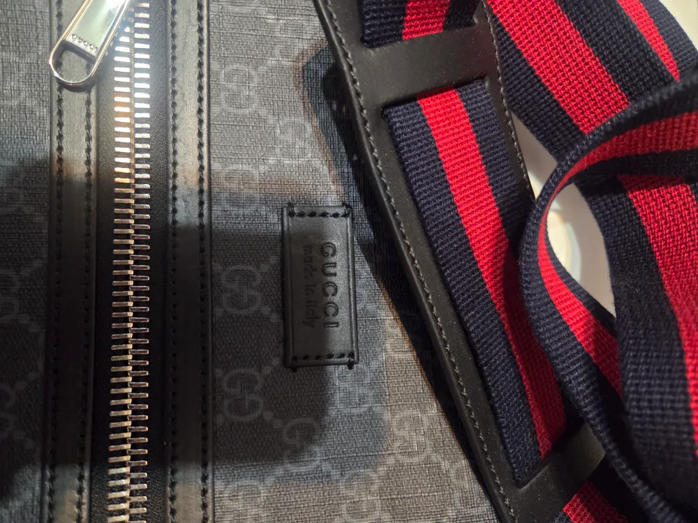 Gucci GG Supreme Pouch with Strap image indicator(3)