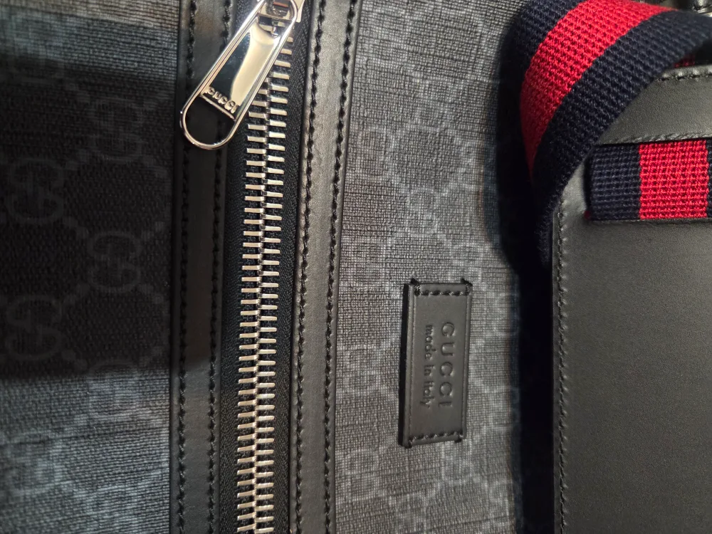 Gucci GG Supreme Pouch with Strap image indicator(5)