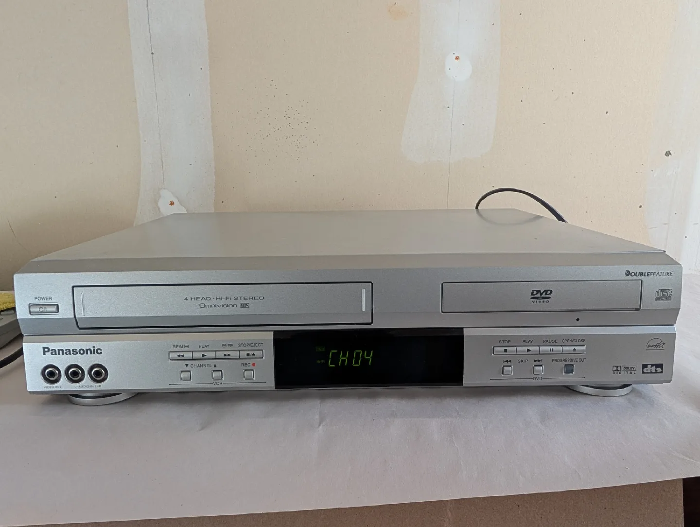Panasonic DVD/VCR Combo Player PV-D4743S-K image indicator(2)