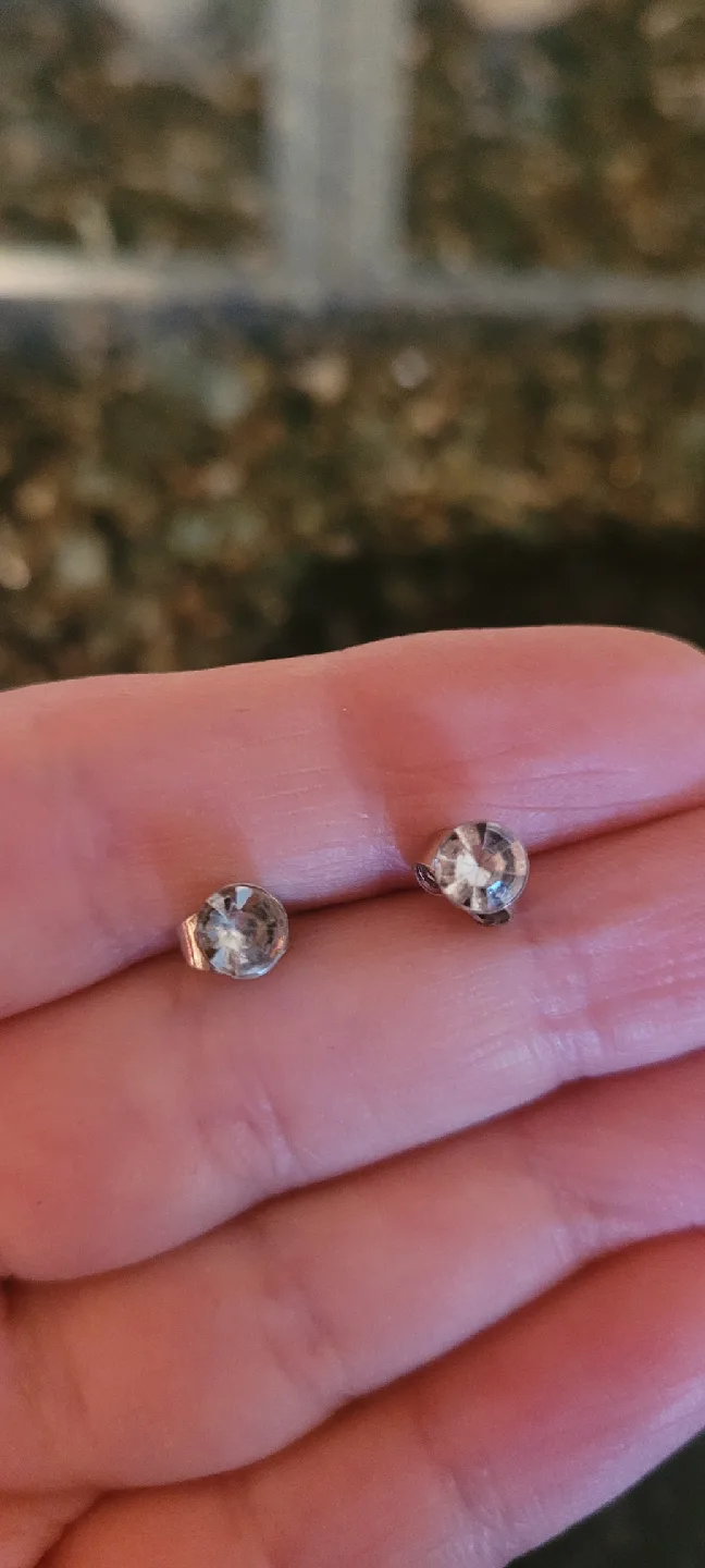New Stud Earrings 🥕 thumbnail