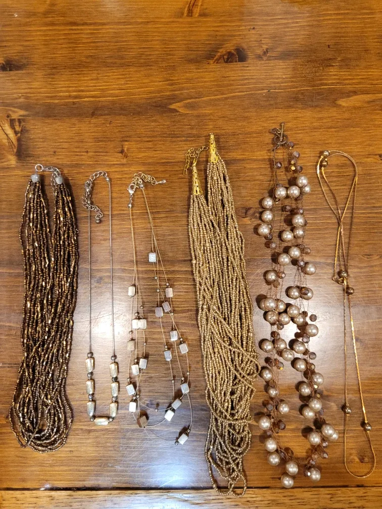 Necklace Bundle - Assorted Styles image indicator(7)