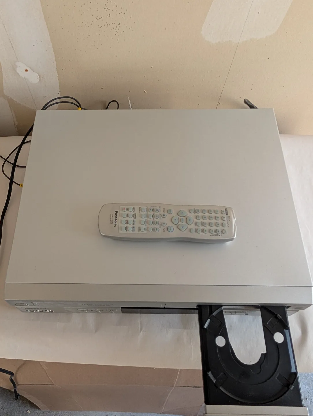 Panasonic DVD/VCR Combo Player PV-D4743S-K image indicator(3)