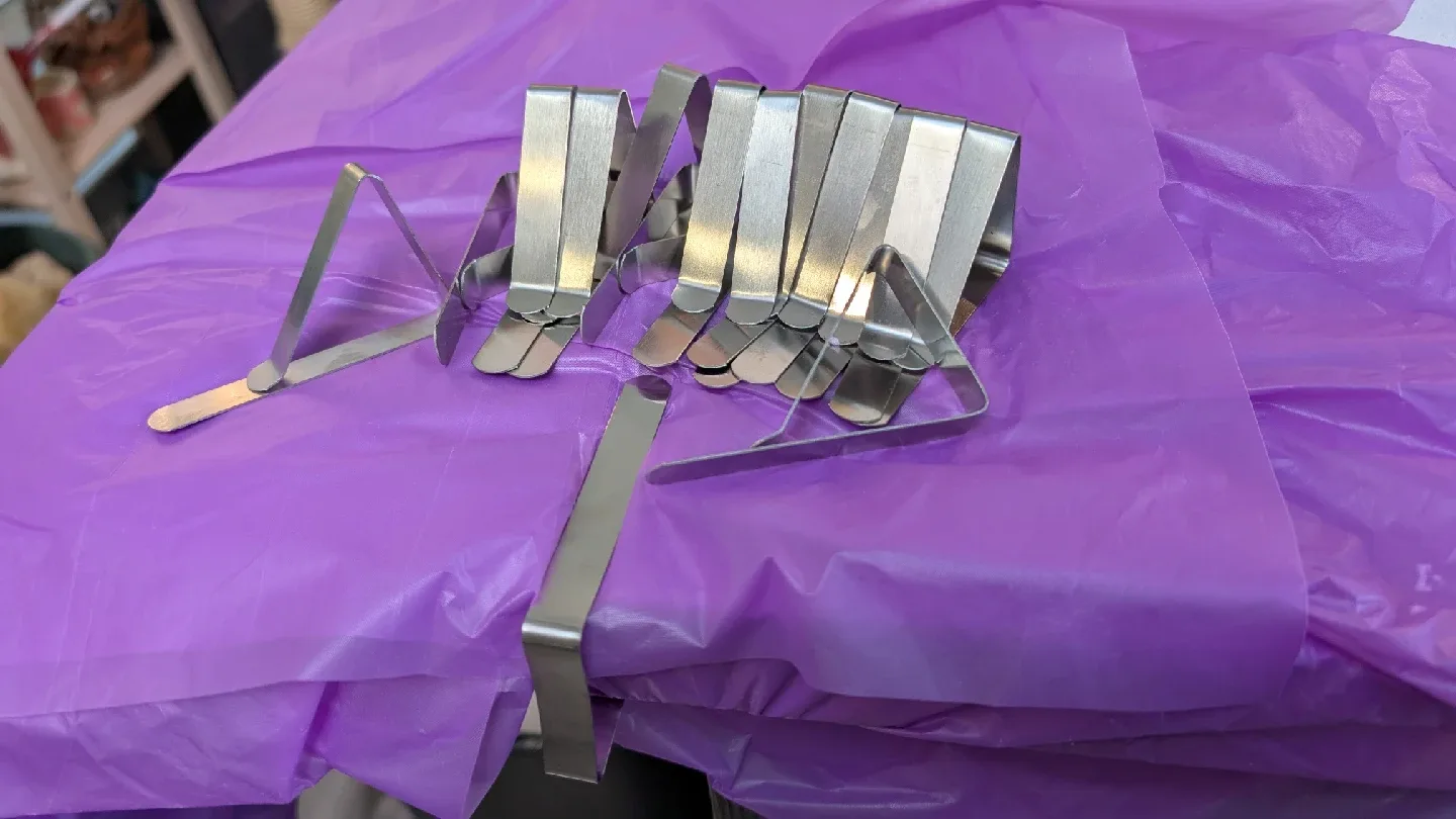 table cloth clips