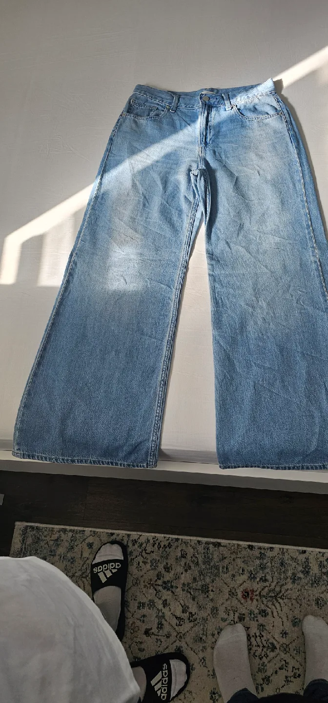 Uniqlo Wide Leg Jeans - Size 12 thumbnail