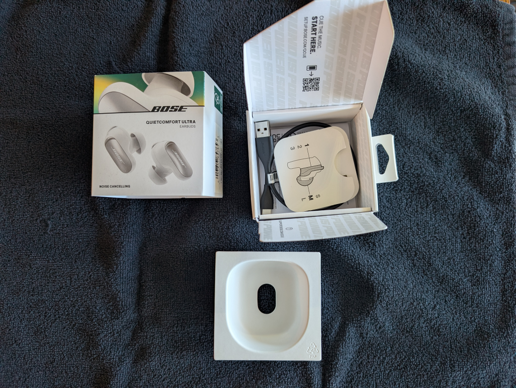 Bose QuietComfort Ultra Earbuds - Like New! - photo 4