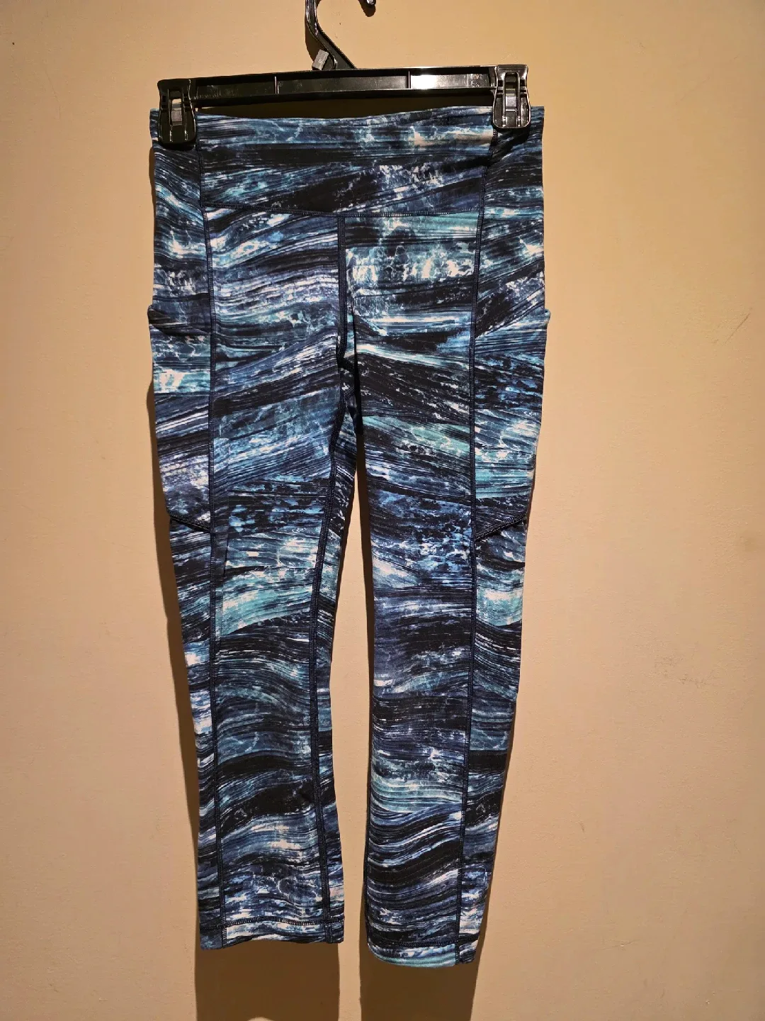 Lululemon Crop Leggings - Size 4 thumbnail
