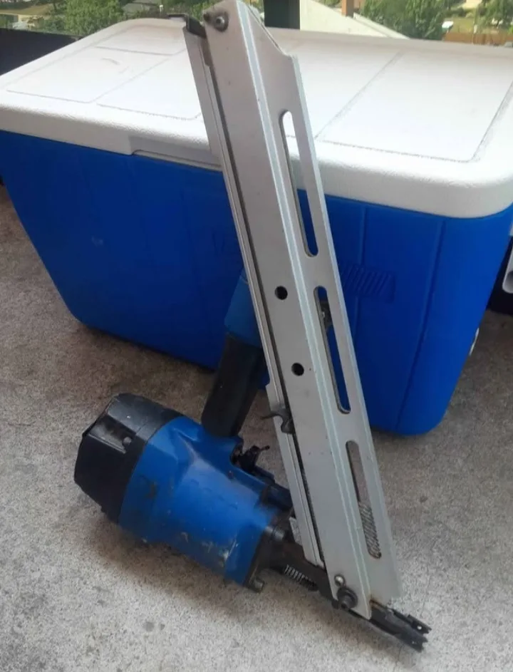 Pneumatic Nail Gun - Used Good Condition image indicator(2)