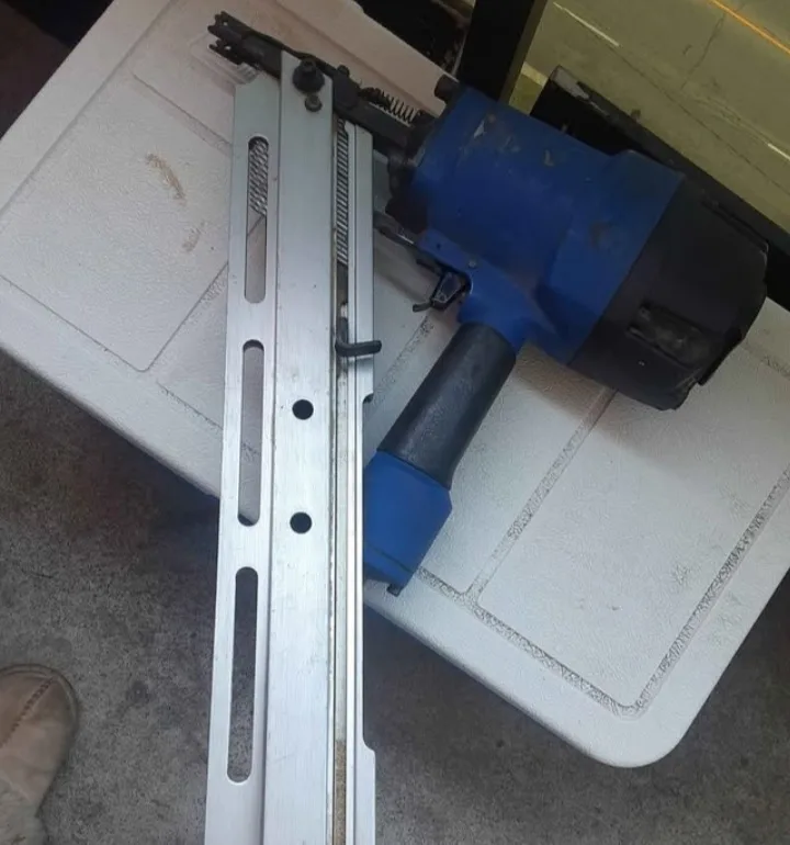 Pneumatic Nail Gun - Used Good Condition image indicator(3)