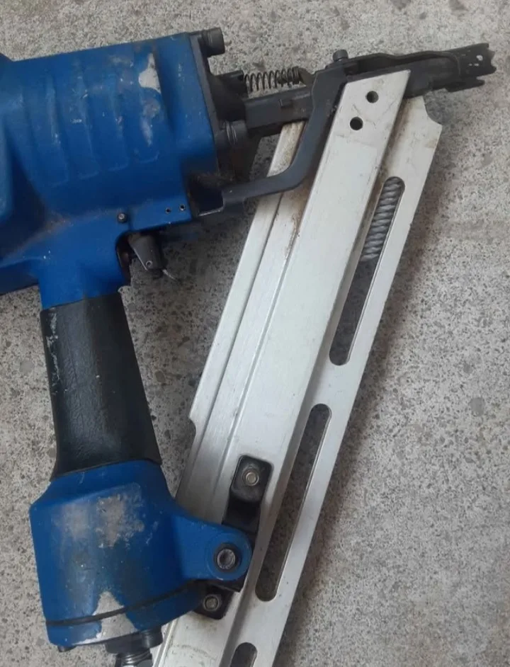 Pneumatic Nail Gun - Used Good Condition image indicator(7)