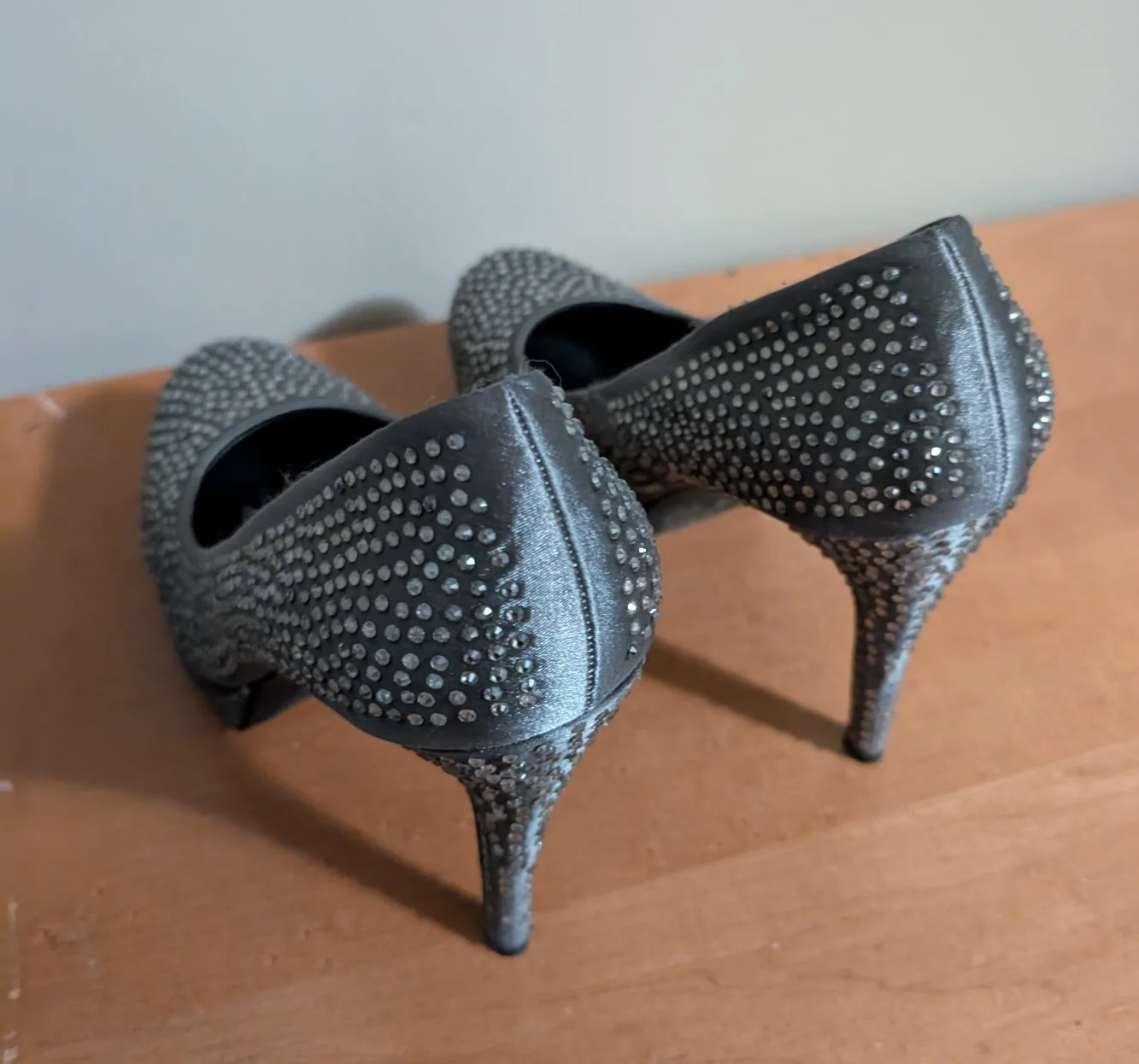 Le Chateau Rhinestone Heels - Size 9 image indicator(2)