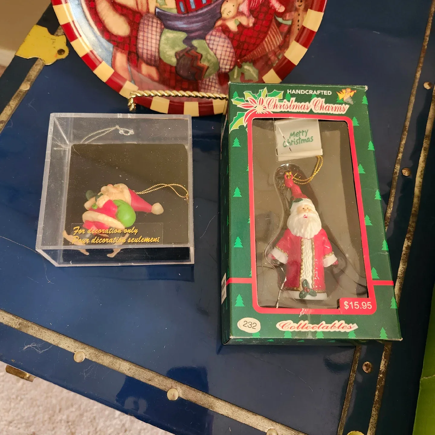 Santa Ornaments & Plates image indicator(2)