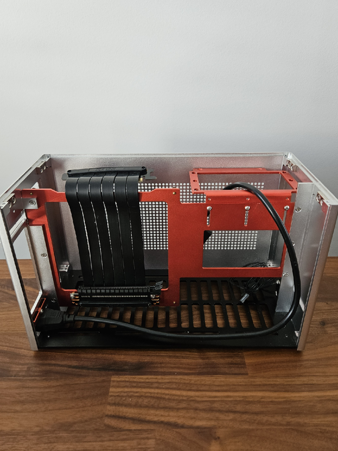 Compact PC Case (SFF PC) ITX Ghost S1 Clone - photo 4