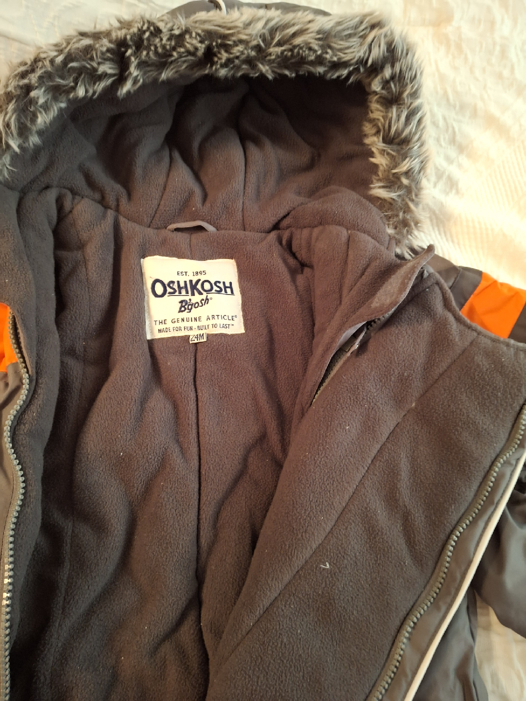OshKosh B'gosh 24M Snowsuit - photo 3