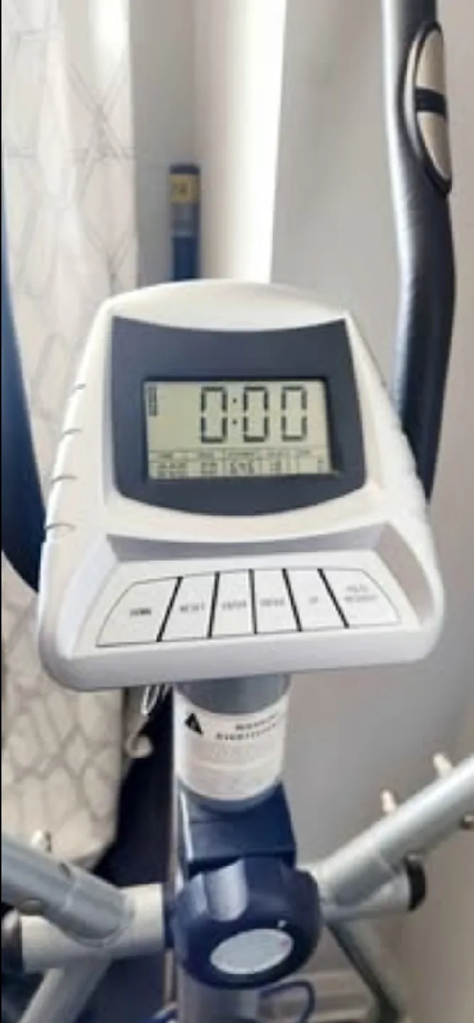 Cardio style elliptical Trainer ET150 image indicator(3)