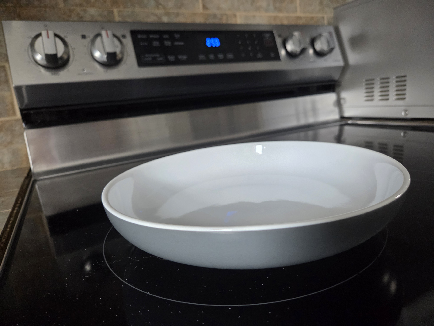 Large Serving Bowl/plates - photo 3