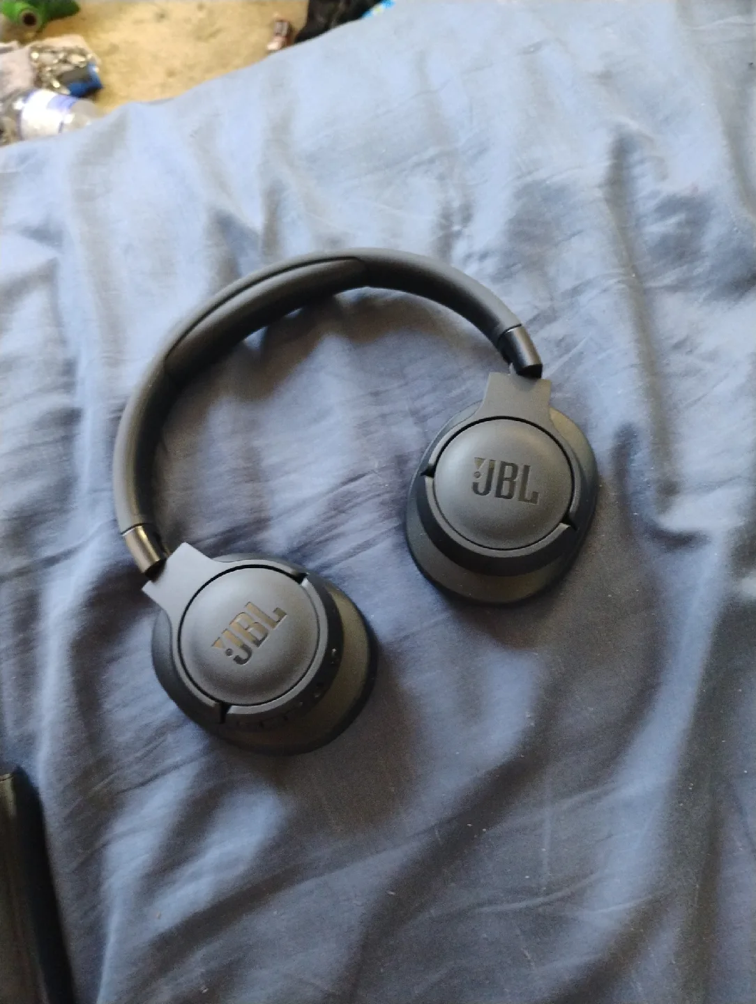 JBL Headphones - Black bluetooth