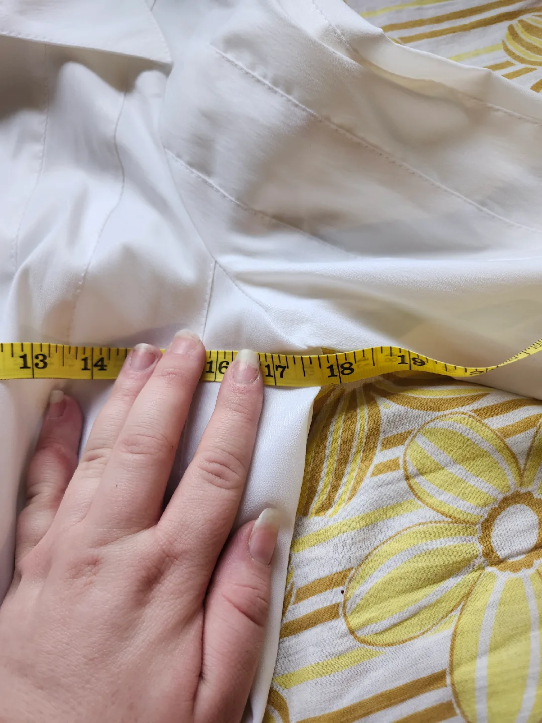 y2k white pleated zip up blouse image indicator(7)