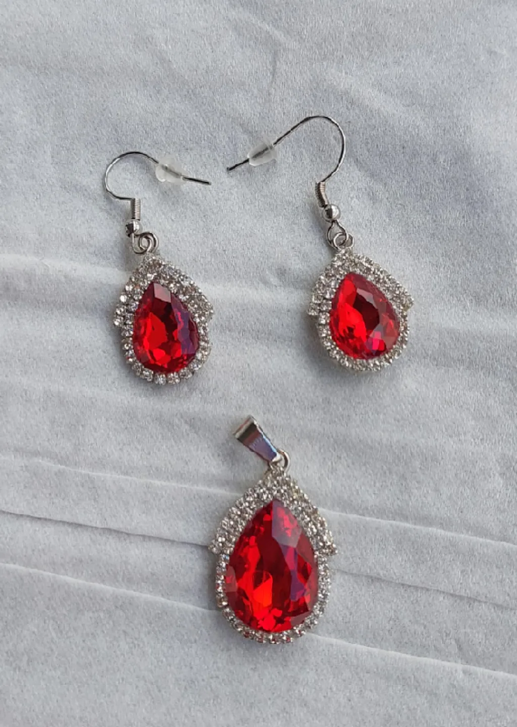 Red Teardrop Jewelry Set thumbnail