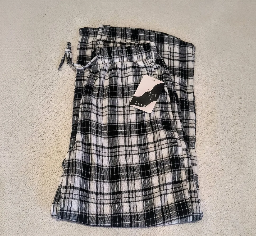Love Poem Plaid Pajama Pants - Size L/G image indicator(4)