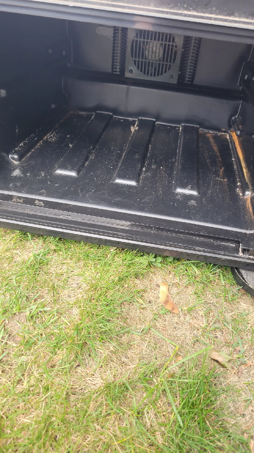 Igloo Compact Wine/Beer Fridge image indicator(2)