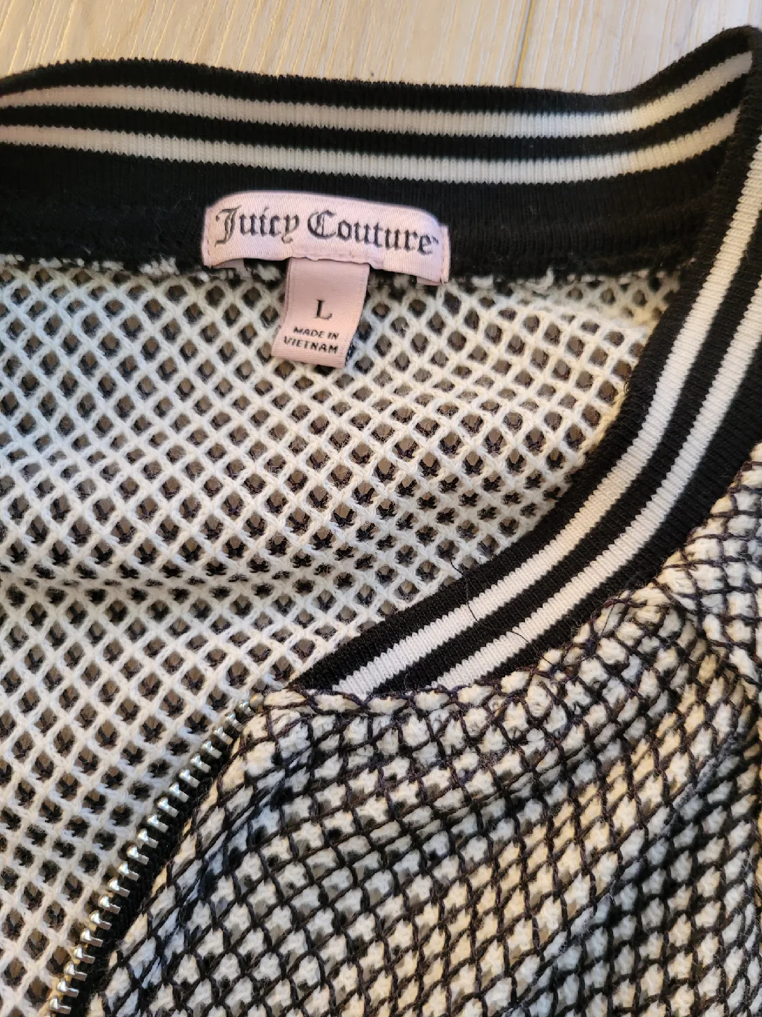 Juicy Couture Black & White Mesh Jacket - Size L image indicator(8)