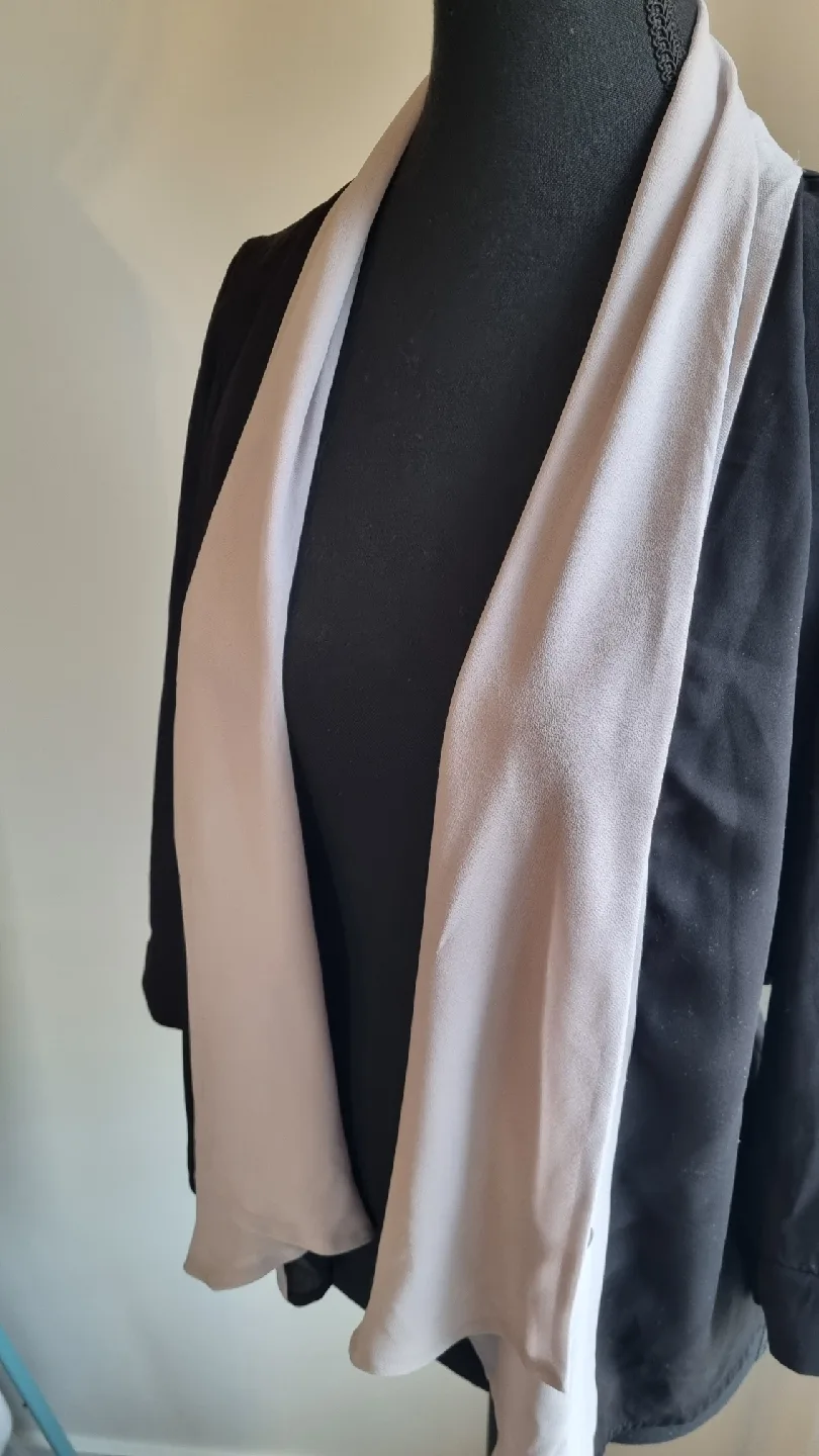 classy top black and grey image indicator(3)