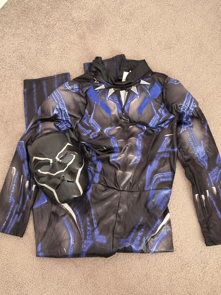 Black Panther Light-Up Costume thumbnail