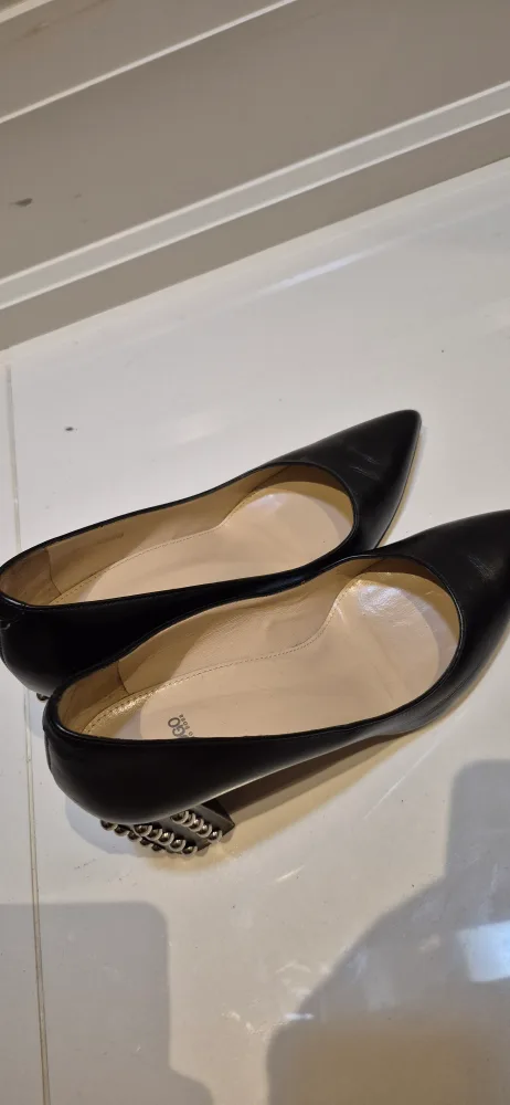 Hugo Boss Black Leather Studded Heels image indicator(4)