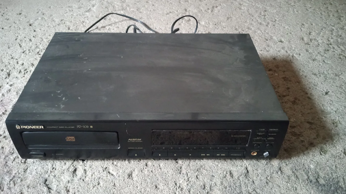 Pioneer PD-103 Compact Disc Player image indicator(2)