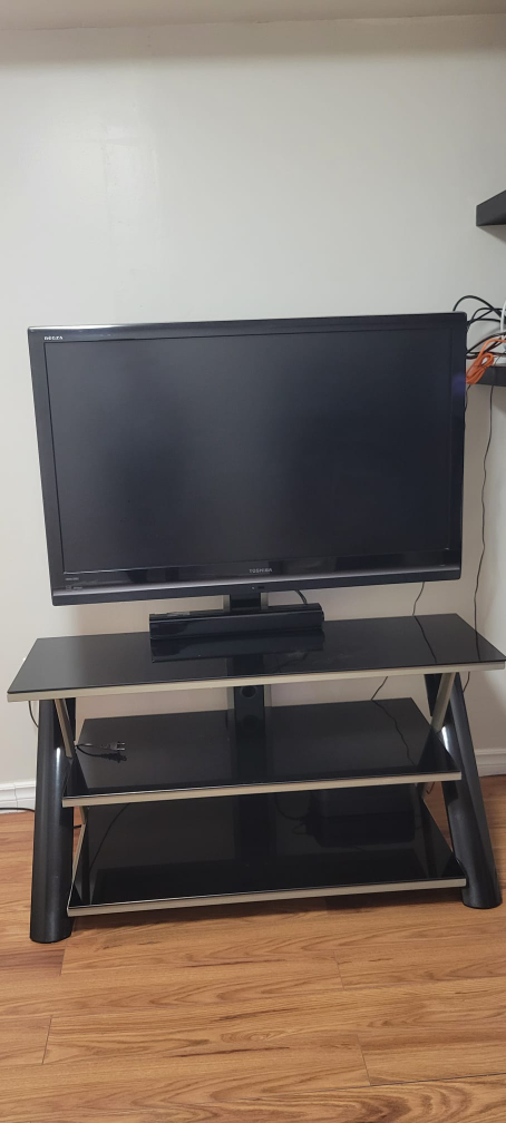 Toshiba Regza 42"  TV & Black Glass Stand