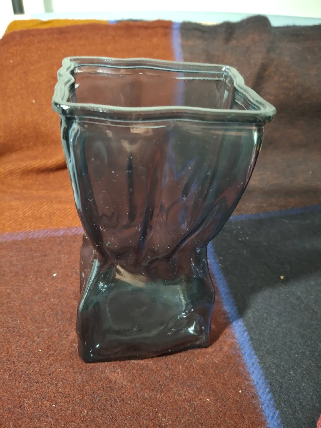 Unique Glass Vase thumbnail