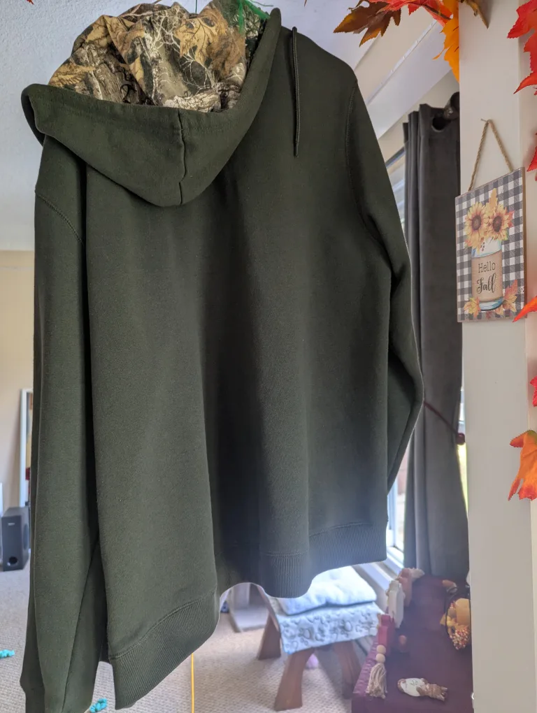 Realtree Camo Hoodie CASH ONLY AS IS image indicator(2)