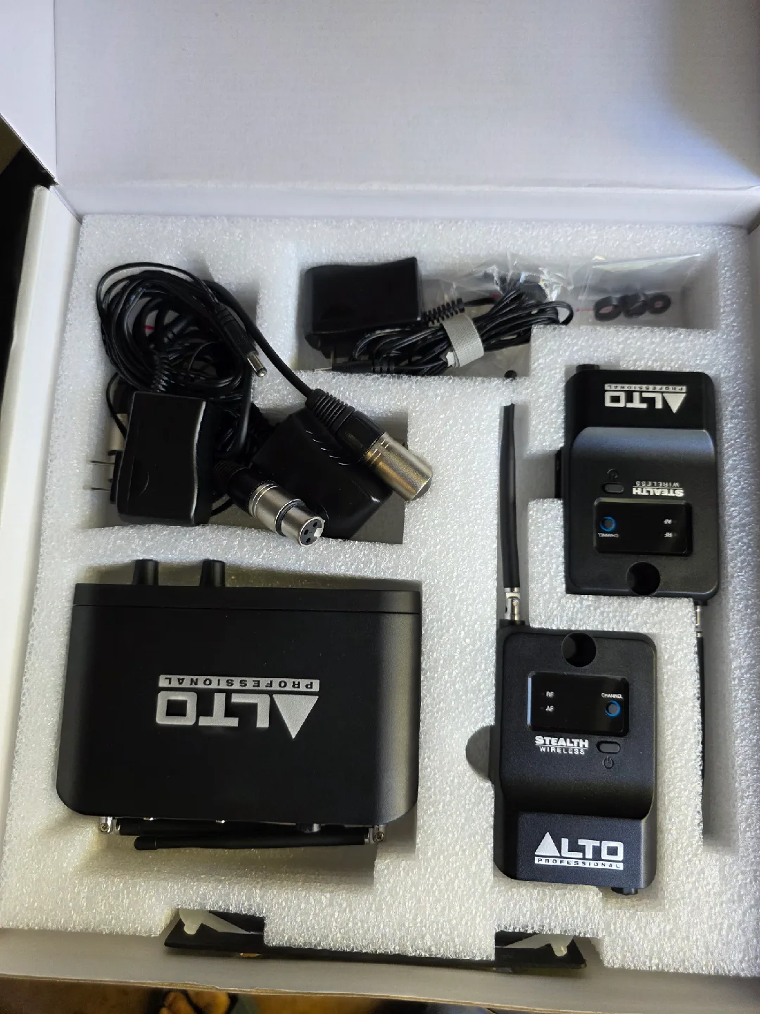 Alto Professional Stealth Wireless System image indicator(2)