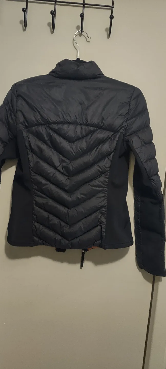 Hollister Black Puffer Jacket image indicator(7)
