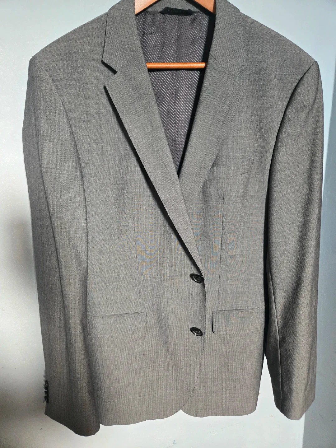 Hugo Boss The James4/Sharp6 Suit, Size 42R jacket 36 pants image indicator(9)