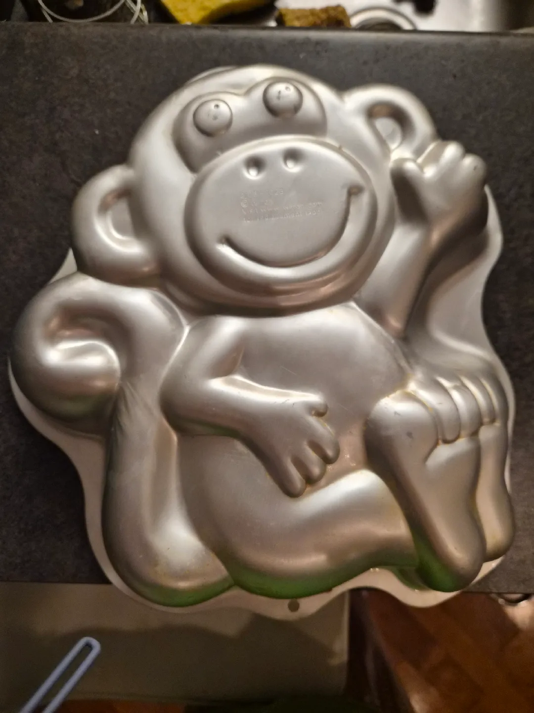 Wilton Monkey Cake Pan & Cupcake Pan image indicator(2)