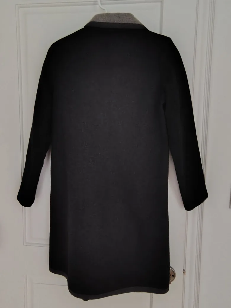 Classic Vintage Aritzia Babaton Coat – Italian Wool Blend (XS) image indicator(2)